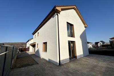 Casă individuală cu 5 camere cu Canalizare în Chinteni - 1