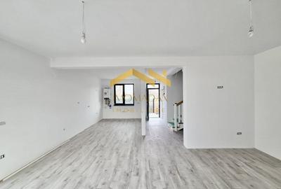 Duplex cu 4 camere cu Canalizare în Utvin - 2