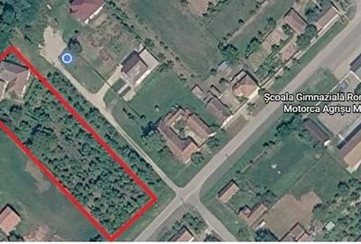Casă cu 4 camere cu Teren 4000 Mp în Central