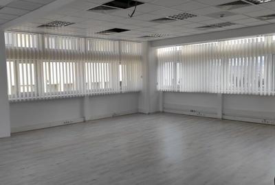 Spațiu comercial, de 100 mp, în Podu Roș