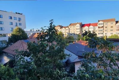 Apartament cu 2 camere în Micro 6