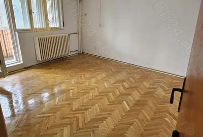 Apartament cu 4 camere decomandat în 13 Septembrie - 2