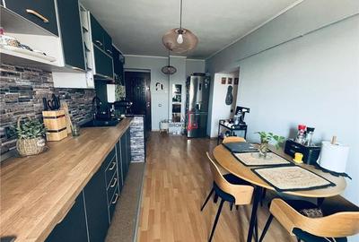 Apartament cu 3 camere semidecomandat, mobilat în Titan - 10