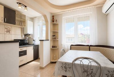 Apartament cu 3 camere decomandat în Dacia - 1