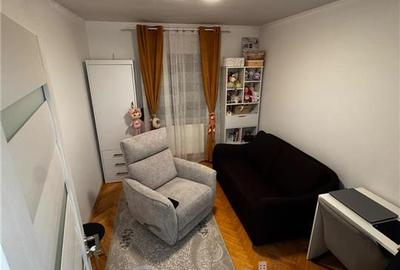 Apartament cu 4 camere decomandat în Cug