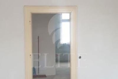 Apartament cu 4 camere semidecomandat în Central - 16