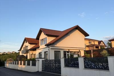 Casă cu 4 camere în Dezmir