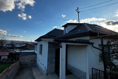 Casă cu 4 camere cu Teren 130 Mp în Iris