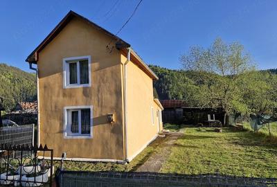 Casă cu 4 camere cu Teren 300 Mp în Sângeorgiu de Mureș