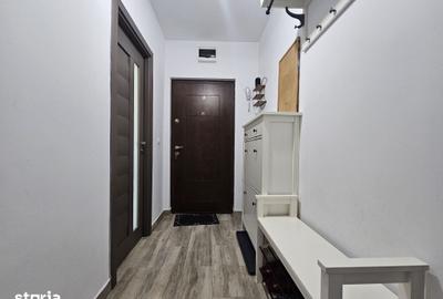 Apartament cu 3 camere semidecomandat în Gara de Nord
