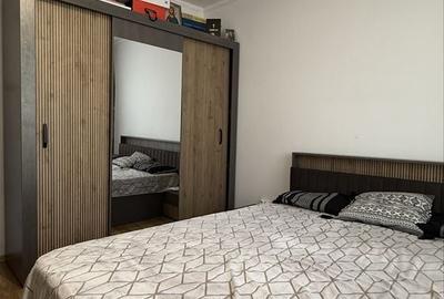 Apartament cu 3 camere decomandat în Rahova - 2