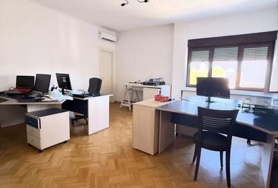 Spațiu comercial, de 63 mp, în Capitale