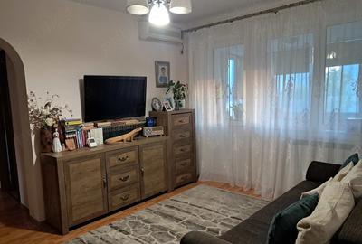 Apartament cu 2 camere semidecomandat în Tomis II