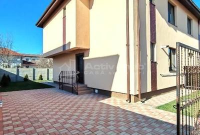 Casă cu 4 camere cu Teren 210 Mp în Central