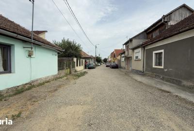 Casă cu 2 camere cu Teren 145 Mp în Salca