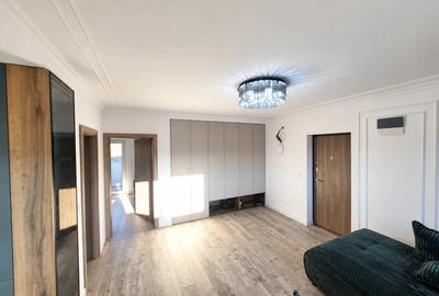 Apartament cu 3 camere semidecomandat în Vișani