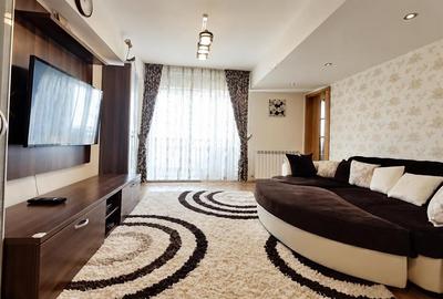 Apartament cu 3 camere decomandat, mobilat în Calea Poplăcii