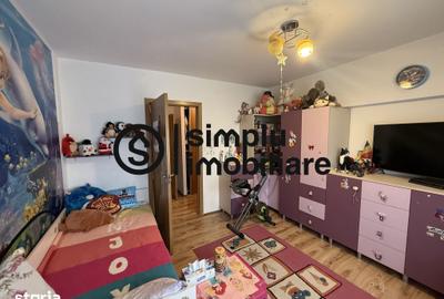 Apartament cu 4 camere decomandat în 1 Mai