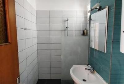 Apartament cu 3 camere decomandat în Dristor