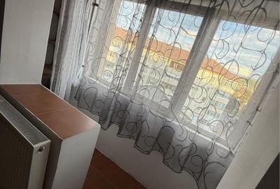 Garsonieră decomandată în Central