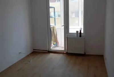 Garsonieră decomandată în Astra