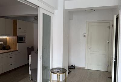 Apartament cu 3 camere semidecomandat în Central - 2