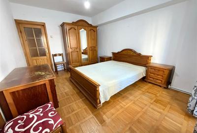 Apartament cu 3 camere decomandat în Păcurari