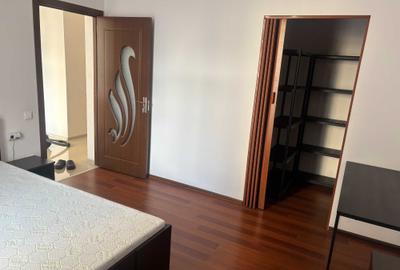 Apartament cu 3 camere decomandat în Turnișor - 2