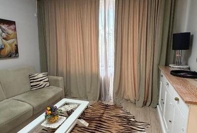 Apartament cu 2 camere decomandat, mobilat în Central