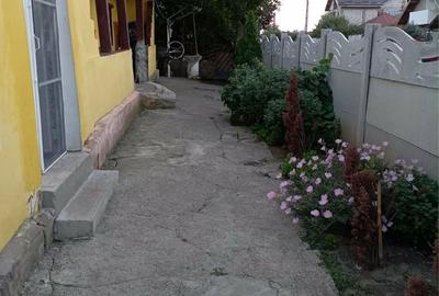Casă cu 4 camere în Valea Plopilor
