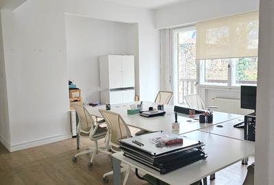 Casă individuală cu 11 camere cu Teren 400 Mp în Primăverii - 3