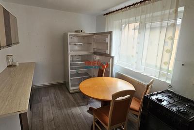 Casă cu 2 camere cu Teren 974 Mp în Micești
