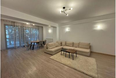 Apartament cu 3 camere, mobilat în Iancu Nicolae