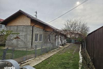 Casă cu 3 camere cu Teren 130 Mp în Filipeștii de Pădure