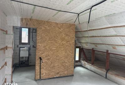Casă cu 7 camere cu Teren 530 Mp în Voineasa - 2