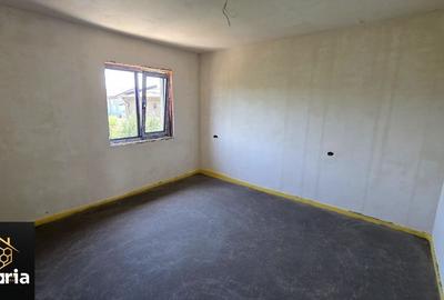Casă cu 5 camere cu Teren 200 Mp în Malu Mare - 14