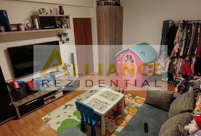 Apartament cu 2 camere decomandat, mobilat în Central