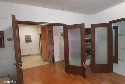 Apartament cu 3 camere în Băneasa