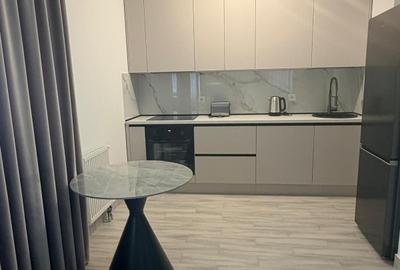Apartament cu 2 camere decomandat în Titan
