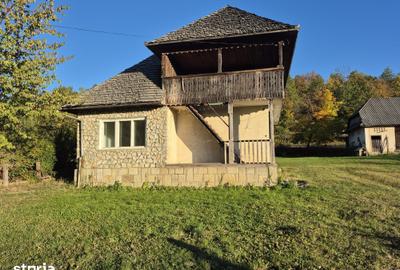 Casă cu 3 camere cu Teren 1000 Mp în Cernești