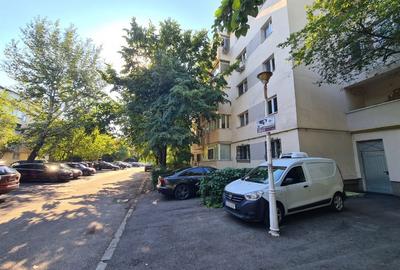 Apartament cu 4 camere decomandat în Vitan - 3