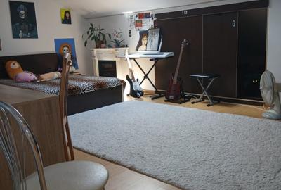 Apartament cu 3 camere decomandat, mobilat în Florești - 8