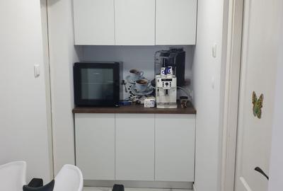 Spațiu comercial, de 45 mp, în Central