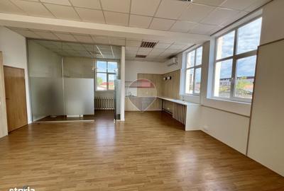 Spațiu comercial, de 77 mp, în Central