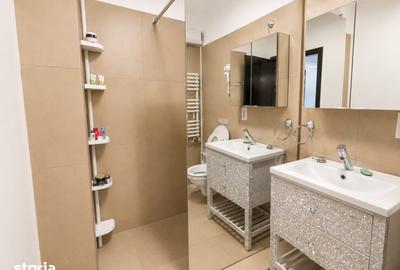 Apartament cu 4 camere semidecomandat în Aradului