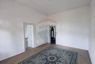 Casă individuală cu 6 camere cu Teren 3300 Mp în Central - 8