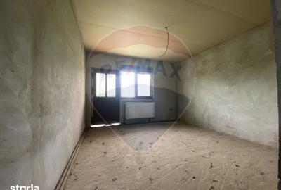 Casă cu 6 camere cu Teren 1400 Mp în Blăjel - 4