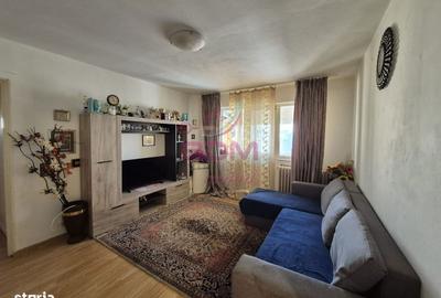 Apartament cu 3 camere semidecomandat în Central - 1