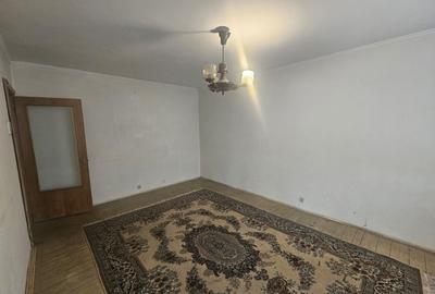 Apartament cu 3 camere decomandat în Craiovei