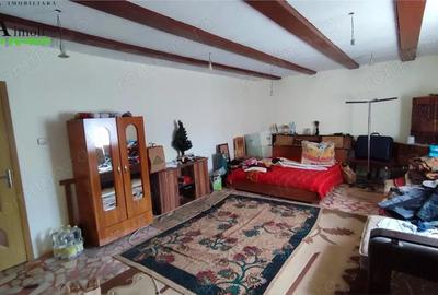 Casă cu 3 camere cu Teren 500 Mp în Central